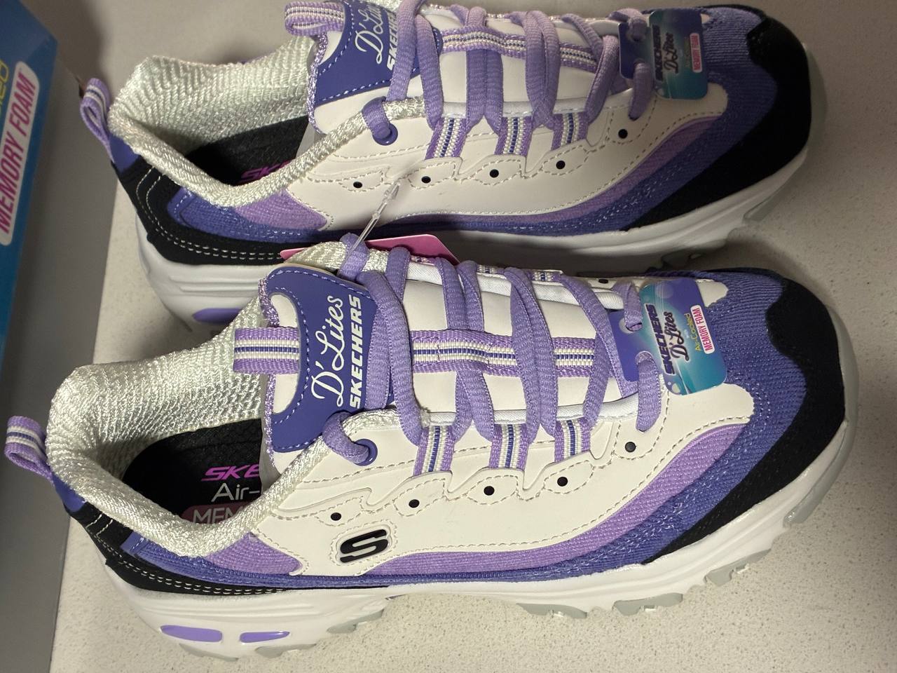 Skechers D'Lites Talla 36 Morado Blanco