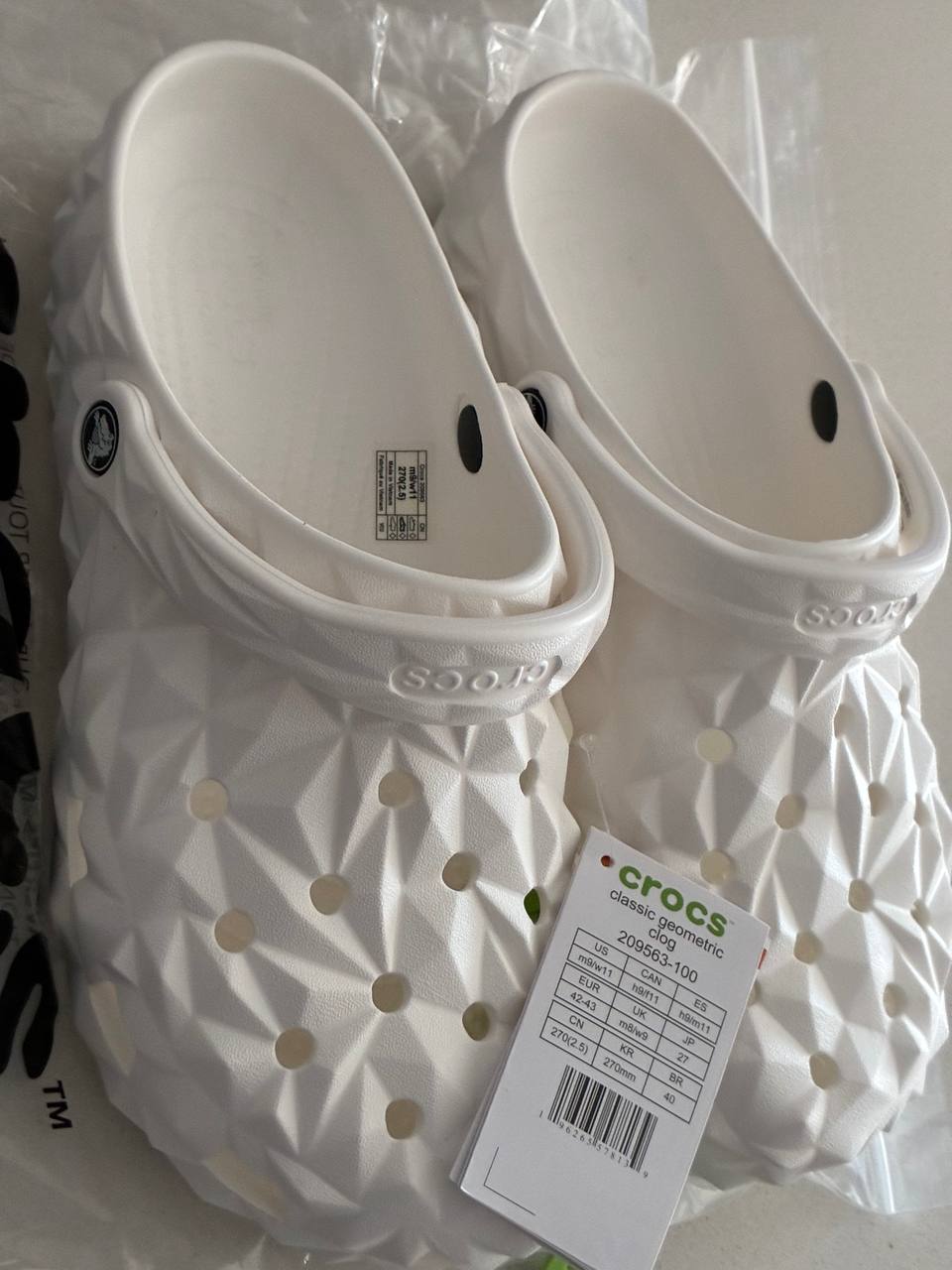 Crocs Classic Geometric Clog Blanco Talla 42-43